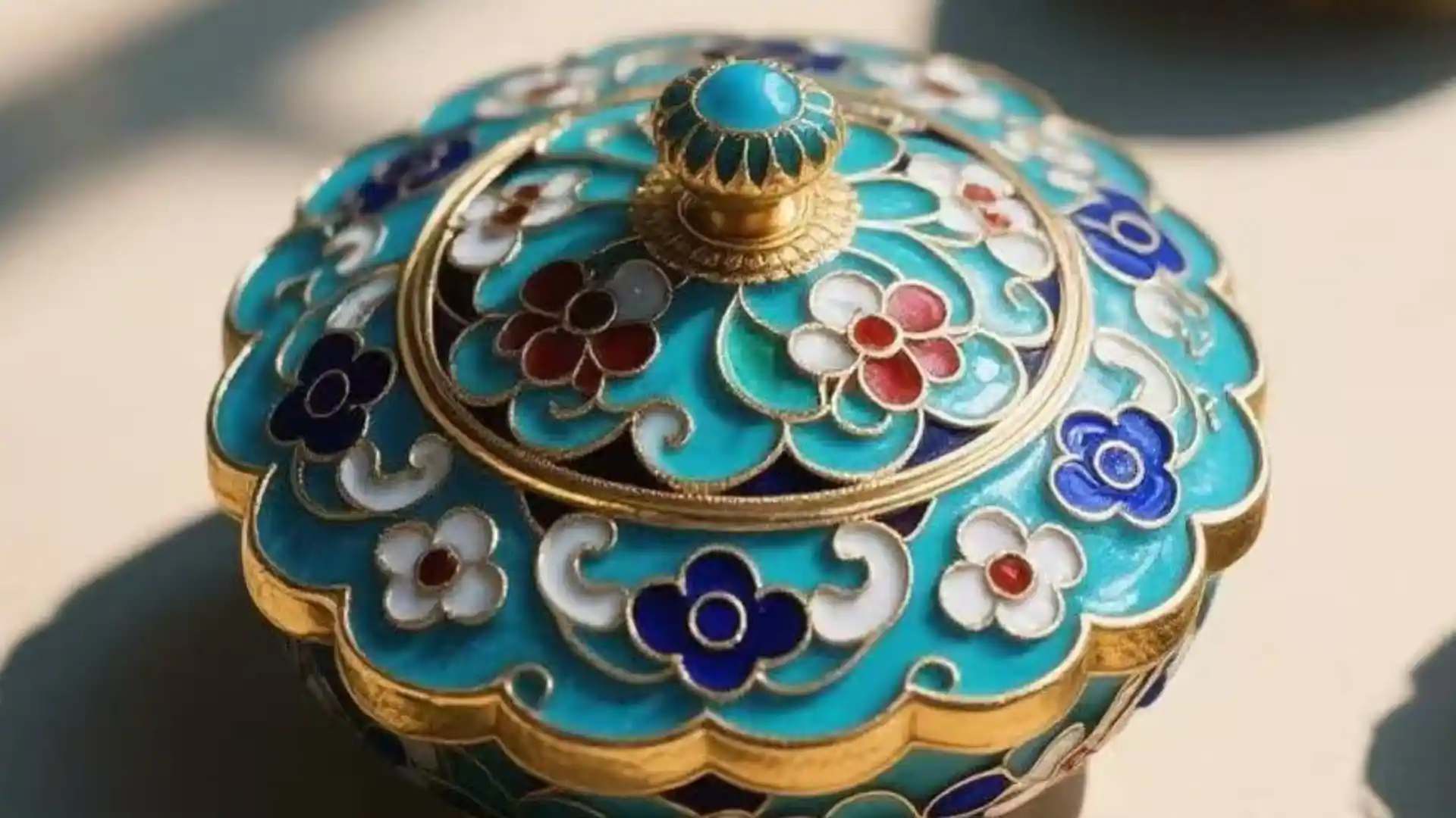 Cloisonné